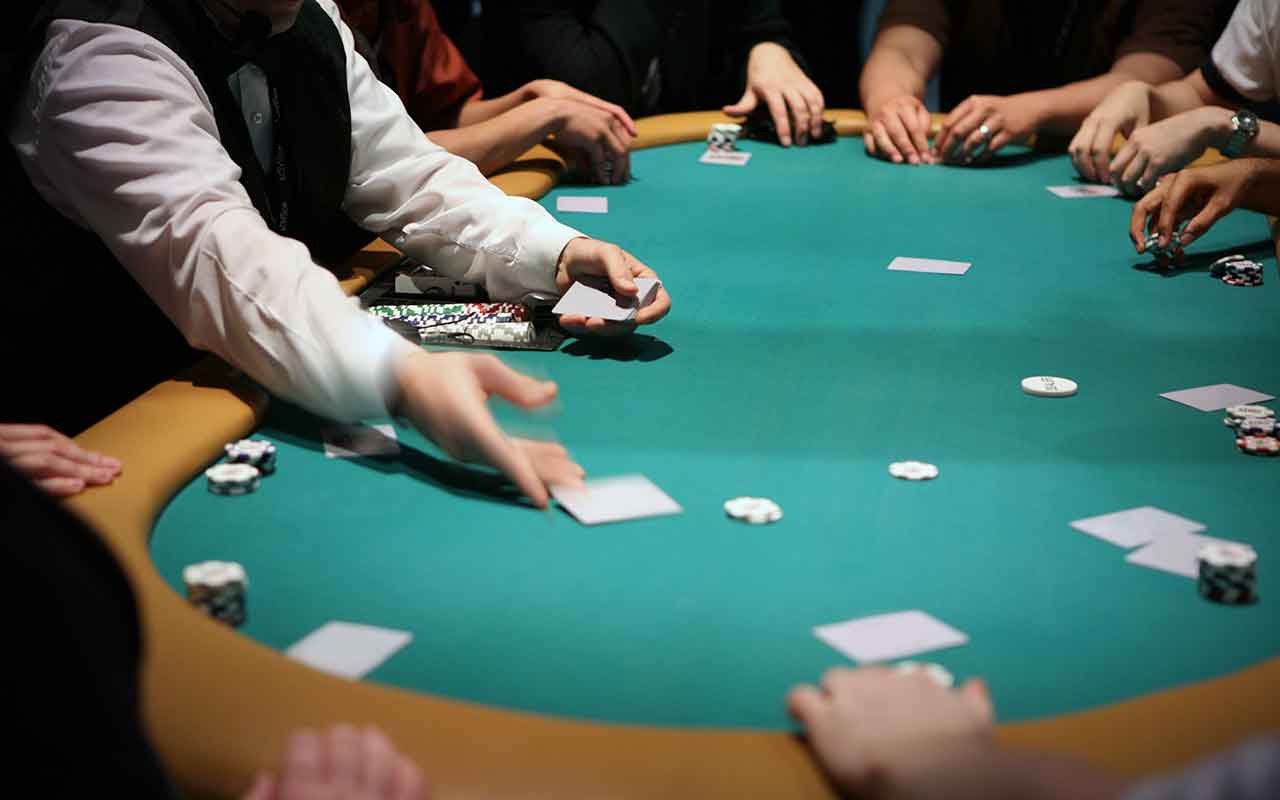 Kinh Nghiệm Chơi Poker Tournament: Cách Đạt Thành Công Trong Giải Đấu