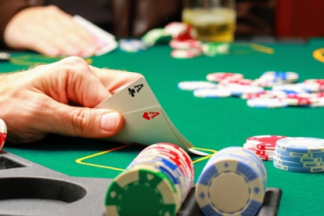 Mua bộ poker tặng bạn bè: Gợi ý những bộ poker độc đáo