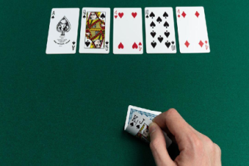 Nắm vững luật poker cơ bản – Chơi đâu thắng đó